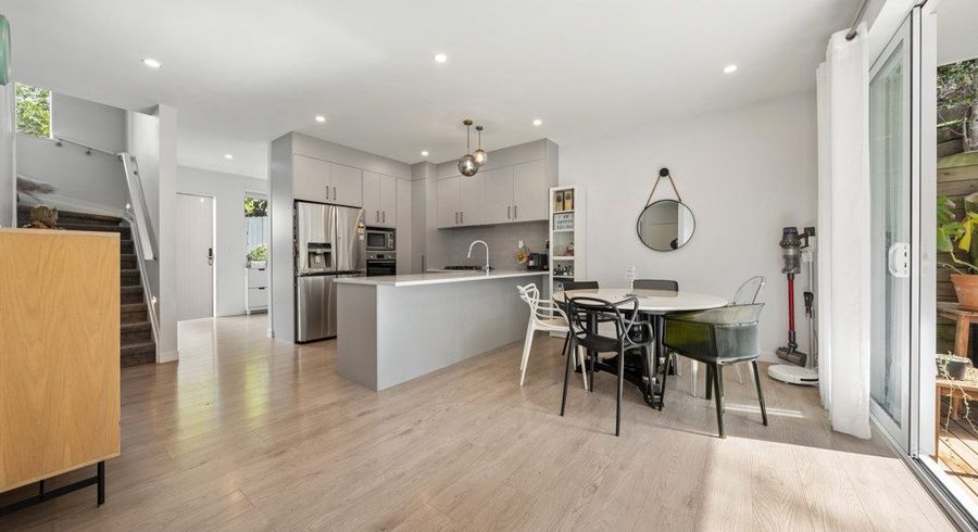  at 30D Becroft Drive, Forrest Hill, North Shore City, Auckland