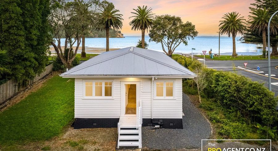  at 2 Western Road, Laingholm, Waitakere City, Auckland