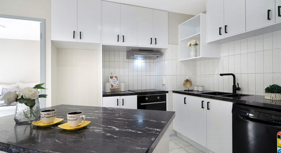  at 9 Woodbank Drive, Glen Eden, Auckland