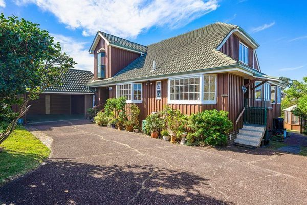  at 21 Prospect Terrace, Milford, Auckland