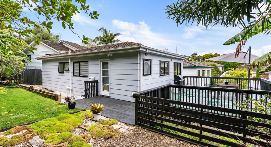  at 2/4 Kupari Place, Totara Vale, North Shore City, Auckland