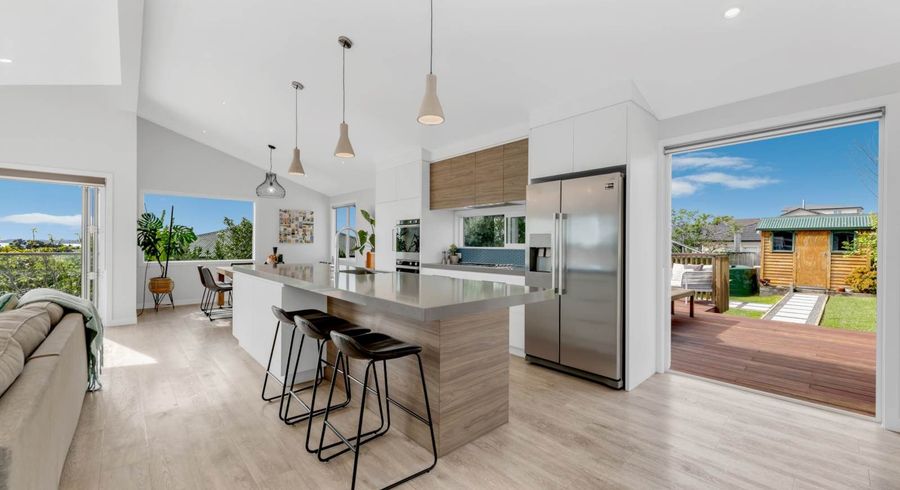  at 11 Shelly Bay Road, Beachlands, Manukau City, Auckland