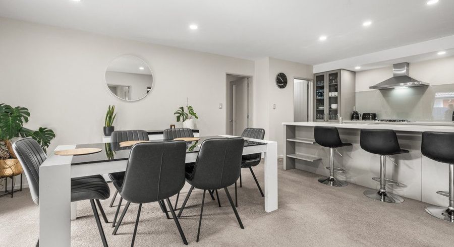  at 11 The Tors, Heathcote, Christchurch City, Canterbury