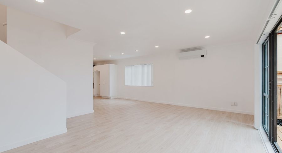  at 4/5 Spencer Road, Oteha, Auckland