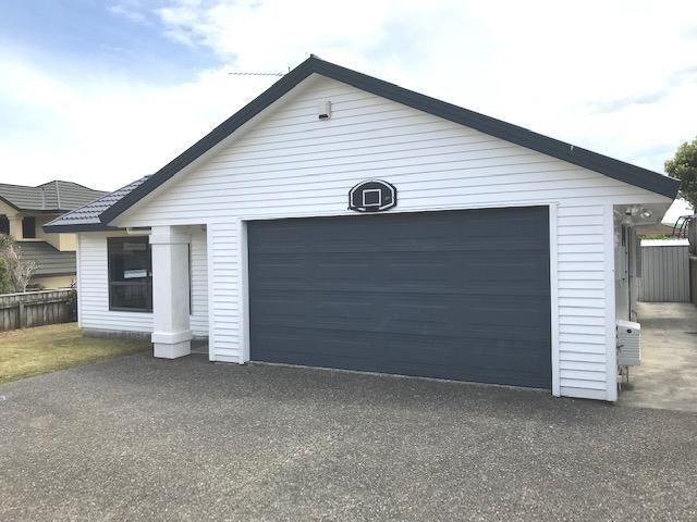  at 10 Cabbage Tree Grove, Woodridge, Wellington, Wellington