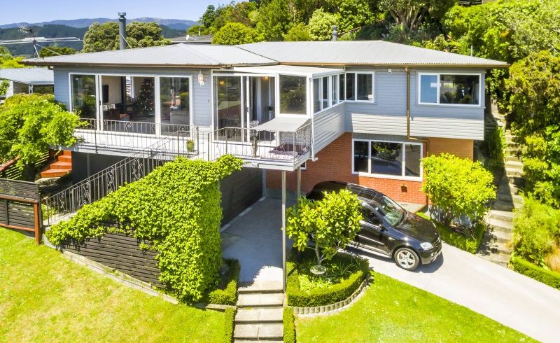  at 2 Kenilworth Grove, Silverstream, Upper Hutt