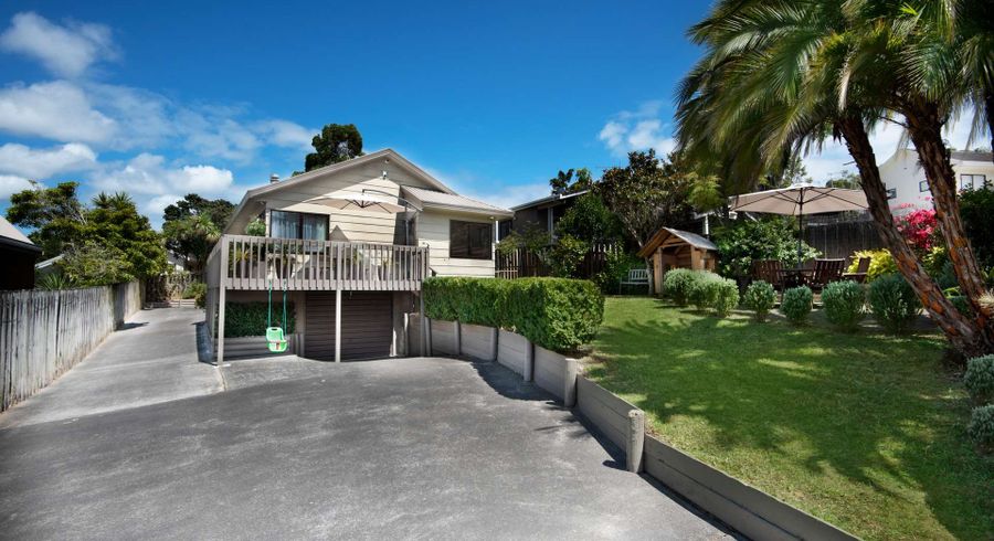  at 1/16 Atlantis Place, Totara Vale, North Shore City, Auckland