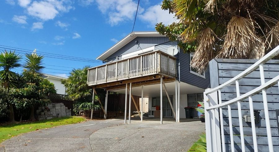  at 13 Evans Rd, Glen Eden, Waitakere City, Auckland