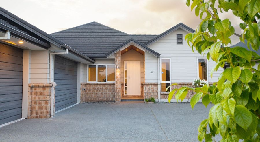  at 6 Hampshire Court, Flagstaff, Hamilton