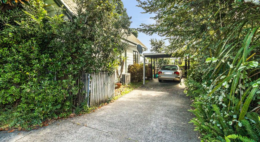  at 2/90 Haverstock Road, Mount Albert, Auckland City, Auckland