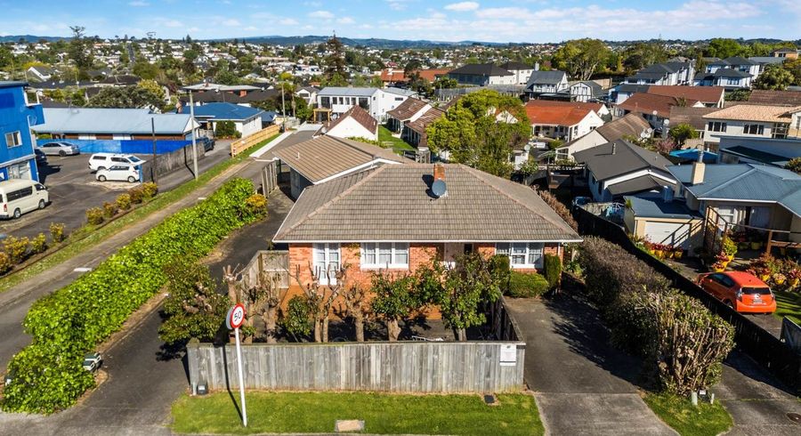  at 1/10 Botany Road, Howick, Manukau City, Auckland