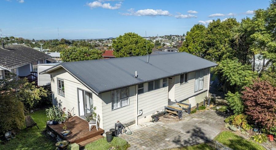  at 13 Helleur Road, Massey, Waitakere City, Auckland