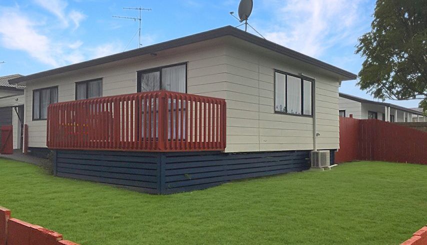  at 8d Oratu Place, Manurewa, Manukau City, Auckland