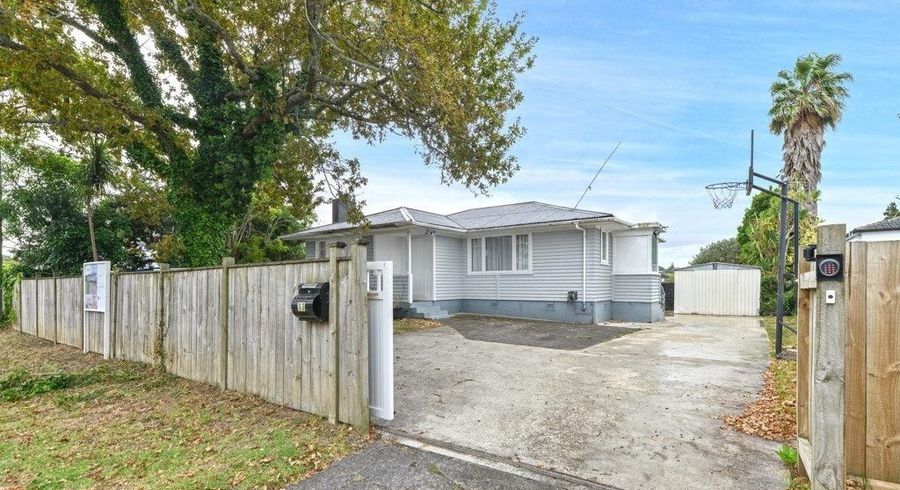  at 11 Harrington Road, Henderson, Waitakere City, Auckland