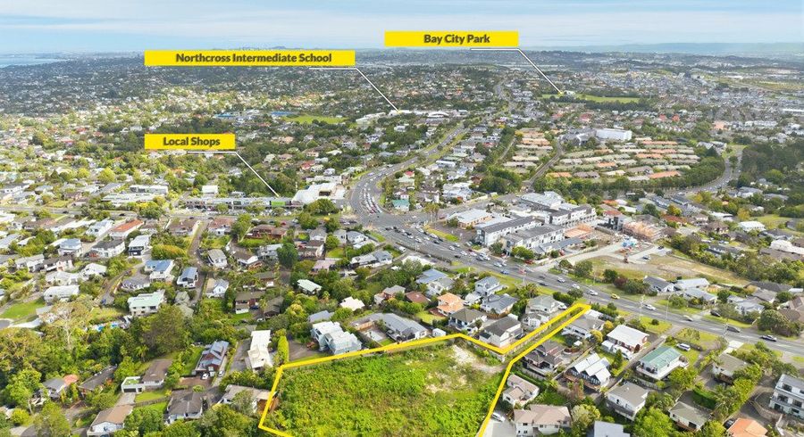  at 889 East Coast Road, Northcross, North Shore City, Auckland