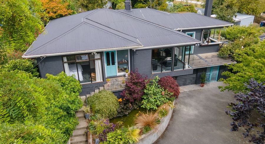  at 42 Maudes Road, Deborah