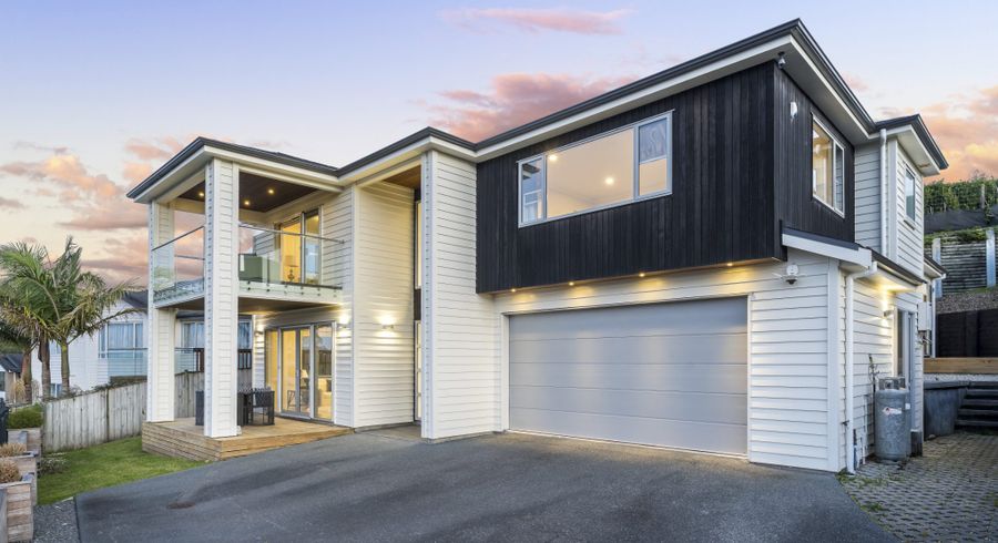  at 12 Mettam Drive, Swanson, Waitakere City, Auckland