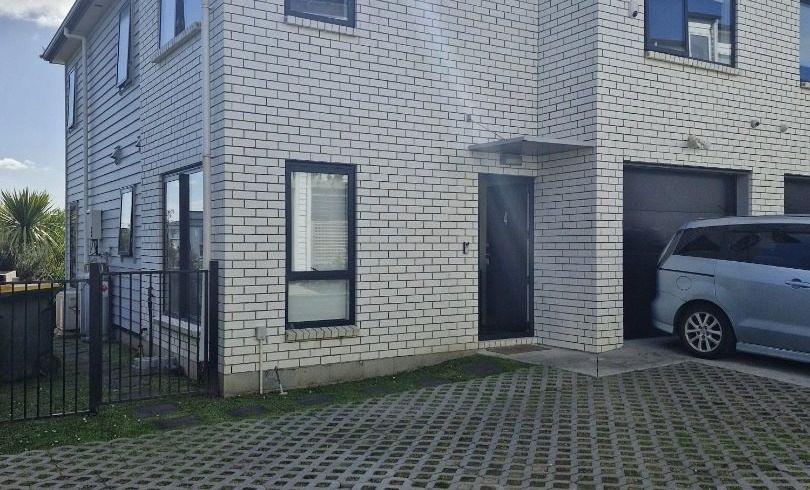  at 4 Seelie Court, Flat Bush, Manukau City, Auckland