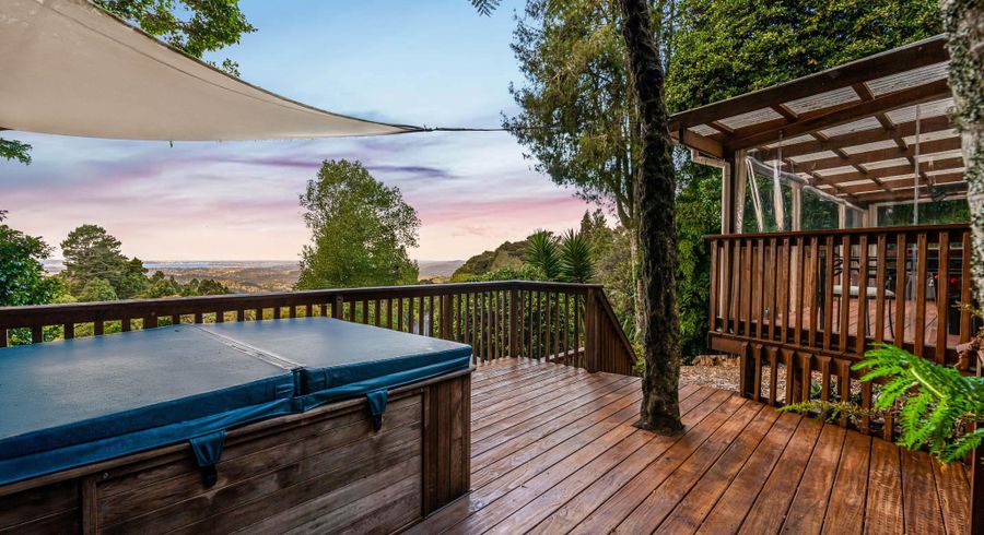  at 894 West Coast Road, Waiatarua, Waitakere City, Auckland