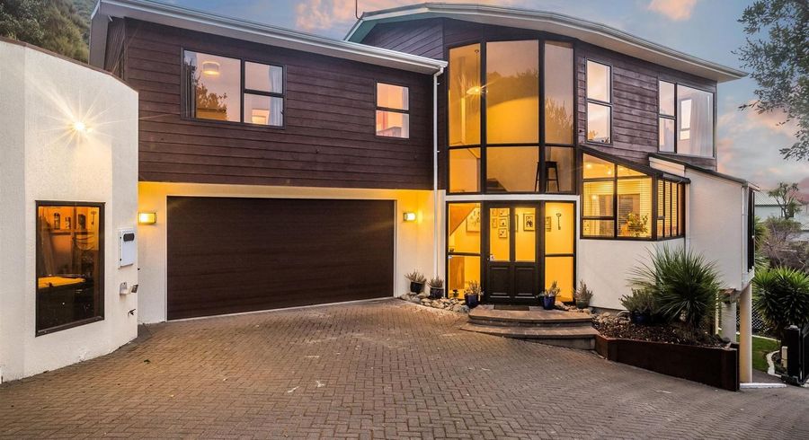  at 27 Leeward Drive, Whitby, Porirua