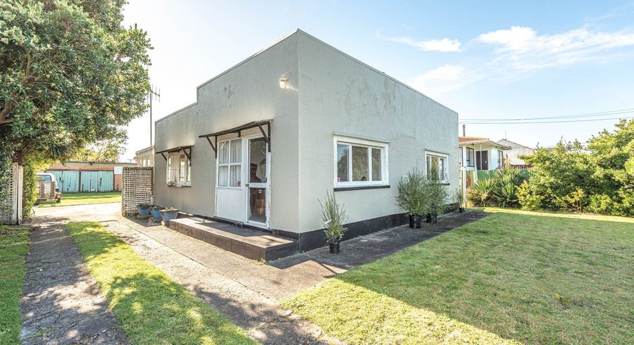  at 40 Hood Street, Castlecliff, Whanganui