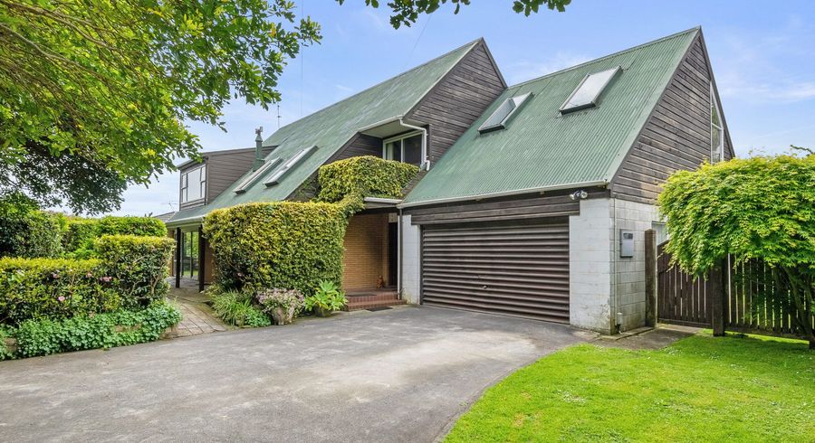  at 335 Te Moana Road, Waikanae