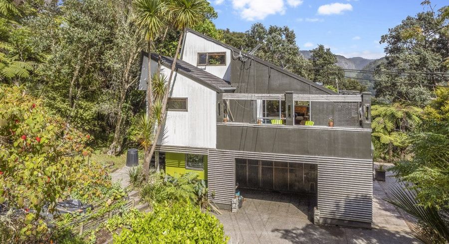  at 27 Ocean View Road, Huia, Auckland