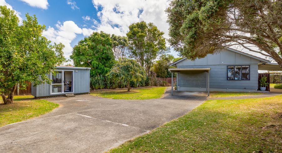  at 7 Imperial Place, Henderson, Auckland