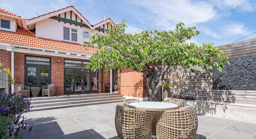  at 15 Ings Avenue, Saint Clair, Dunedin, Otago