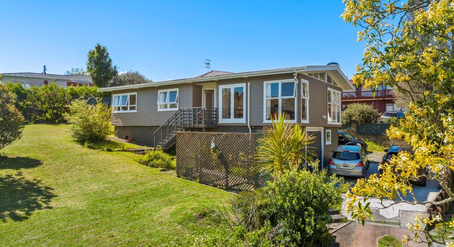  at 14 Kirkwood Place, New Windsor, Auckland