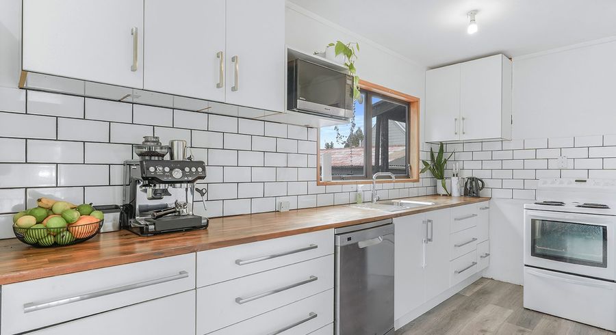  at 74A Kahikatea Drive, Melville, Hamilton