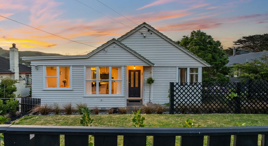  at 42 Taylor Terrace, Tawa, Wellington