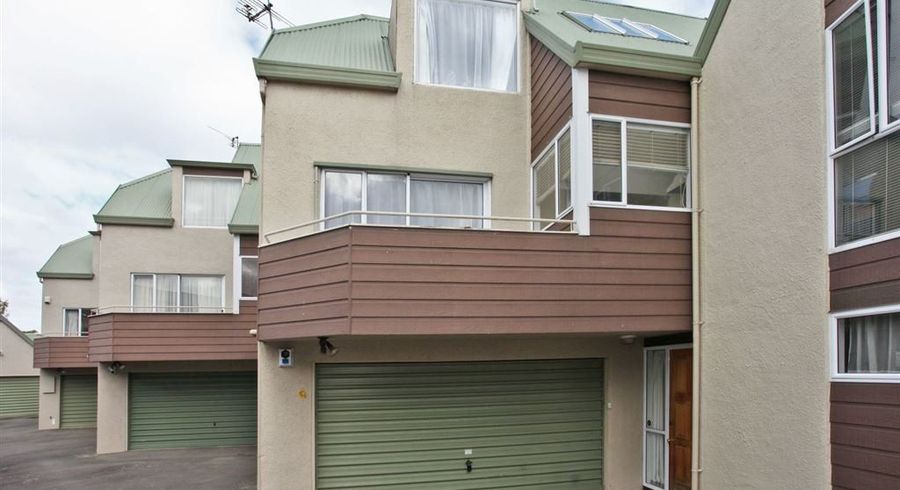  at 2/27 Maxwell Street, Riccarton, Christchurch City, Canterbury