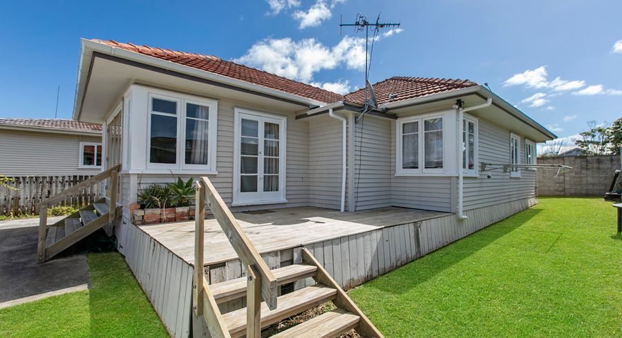  at 1596 Great North Road, Waterview, Auckland