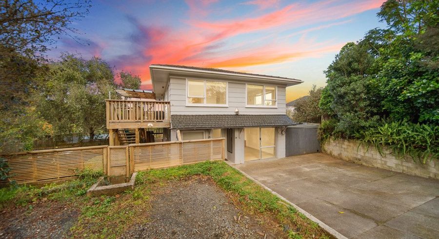  at 34 Cyclarama Crescent, Massey, Waitakere City, Auckland