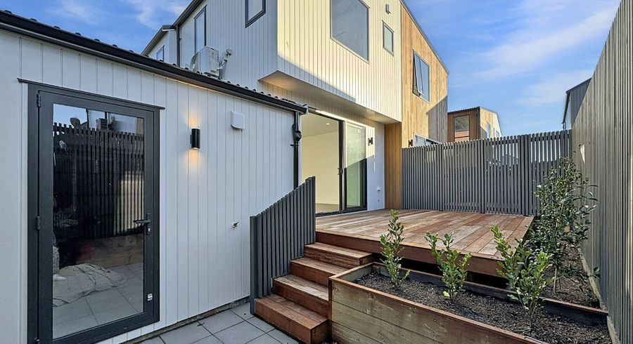  at 4/323 Riverside Drive, Waterloo, Lower Hutt