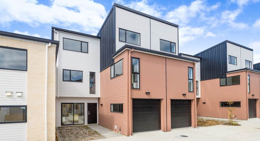  at 14 Korama Lane, New Lynn, Waitakere City, Auckland