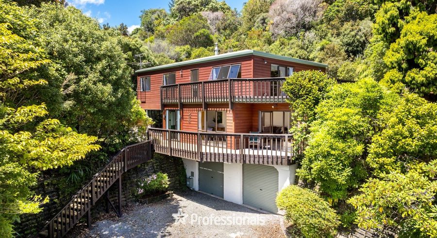  at 8 King Charles Drive, Kingsley Heights, Upper Hutt