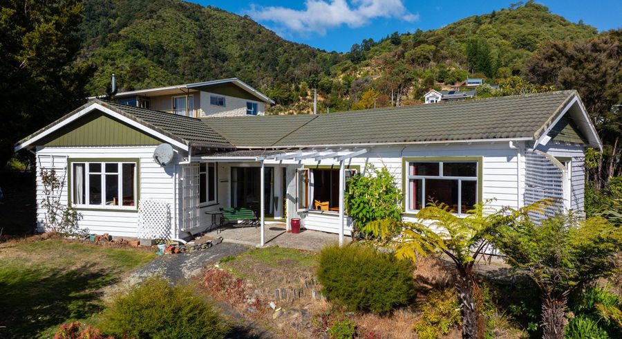  at 8 Taranaki Street, Picton