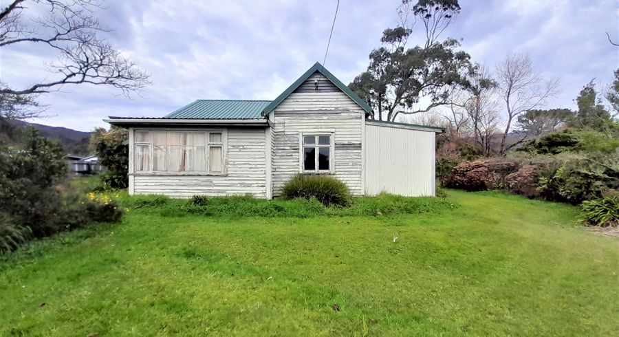  at 32 Mcgill Street, Waimangaroa