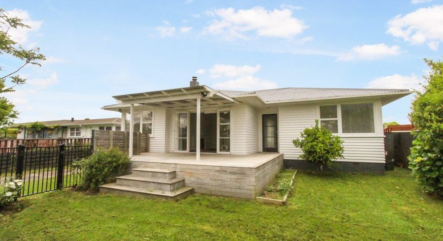  at 3 Clinton Avenue, Te Atatu Peninsula, Auckland