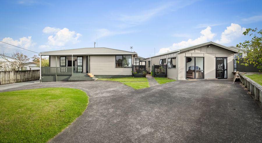  at 276 Sturges Road, Henderson, Auckland