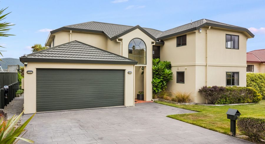  at 138 Woodman Drive, Tawa, Wellington