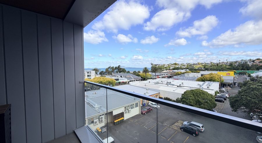  at 409/4 Bute Road, Browns Bay, North Shore City, Auckland