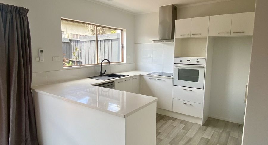  at 2/8 Wood Street, Papakura, Auckland