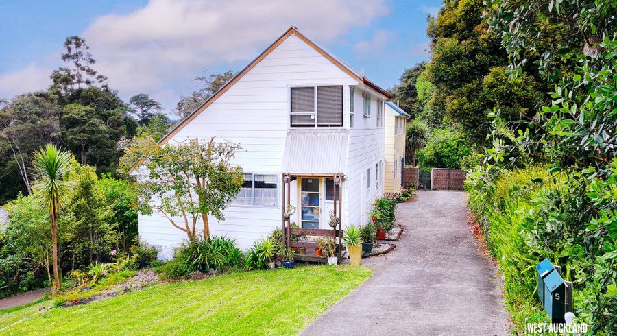  at 1/5 Karapiti Place, Glen Eden, Auckland