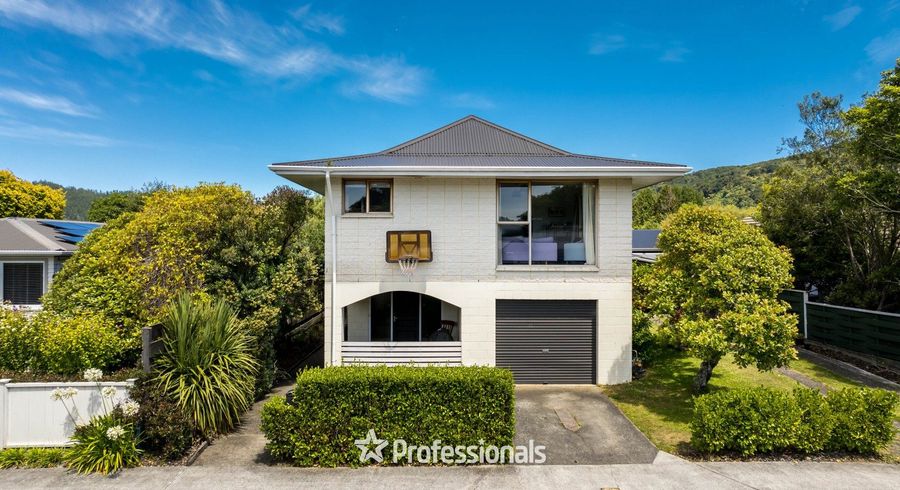  at 4 Parera Grove, Heretaunga, Upper Hutt, Wellington