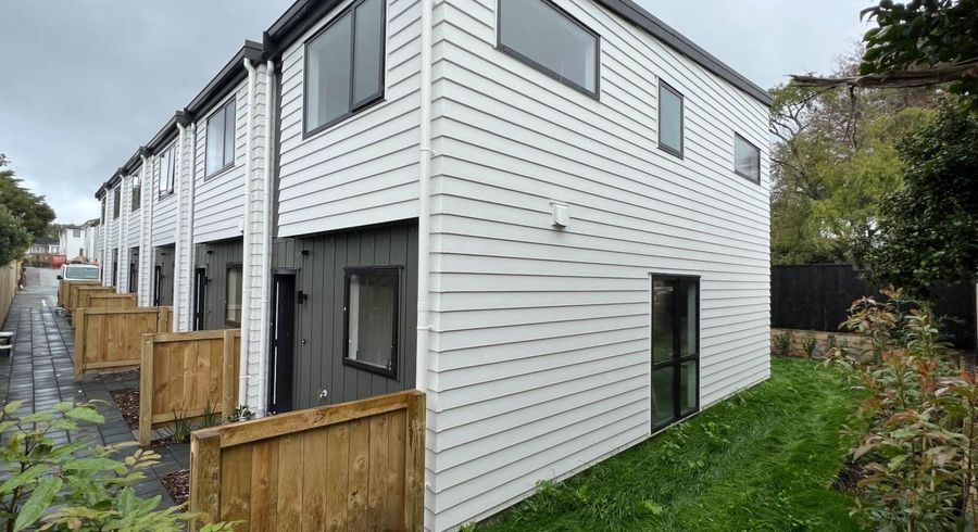  at 8/8 Valron Road, Te Atatu South, Waitakere City, Auckland