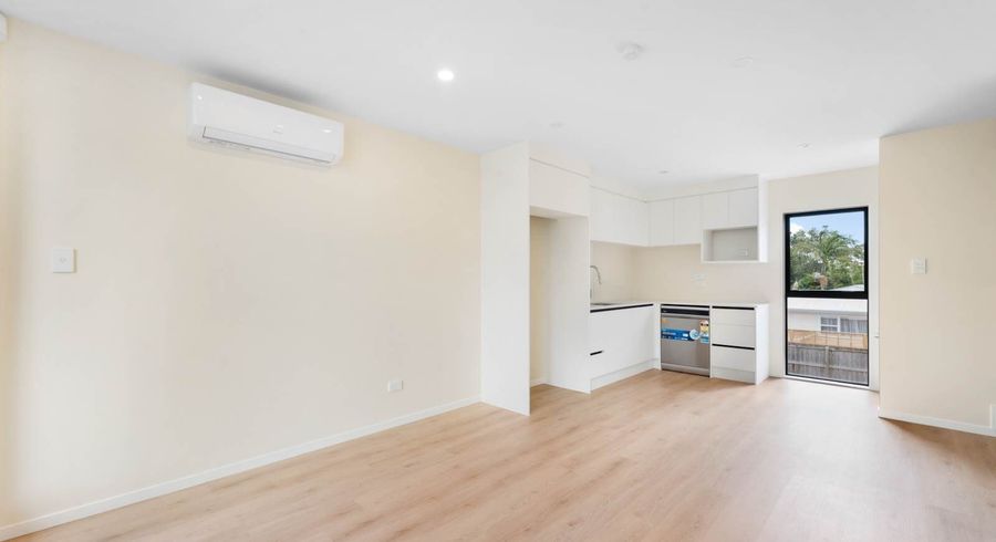  at 4/10 Orchid Place, Te Atatu South, Waitakere City, Auckland