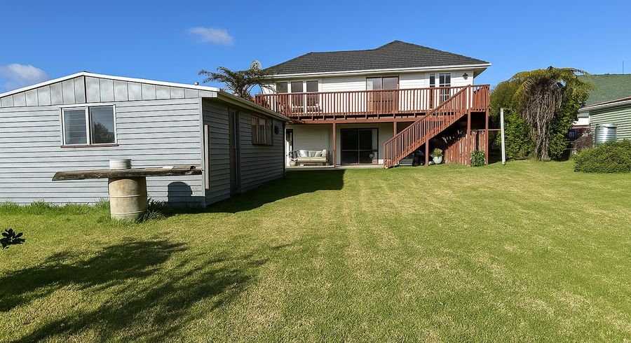  at 13 Moor Ave, Te Atatu Peninsula, Waitakere City, Auckland